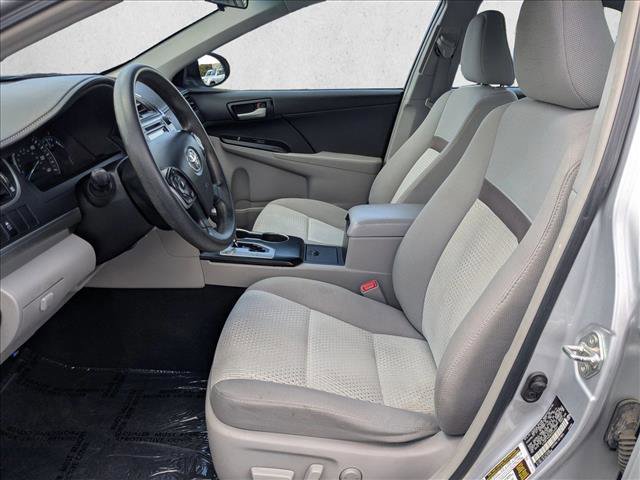 Used 2014 Toyota Camry LE FWD image 15