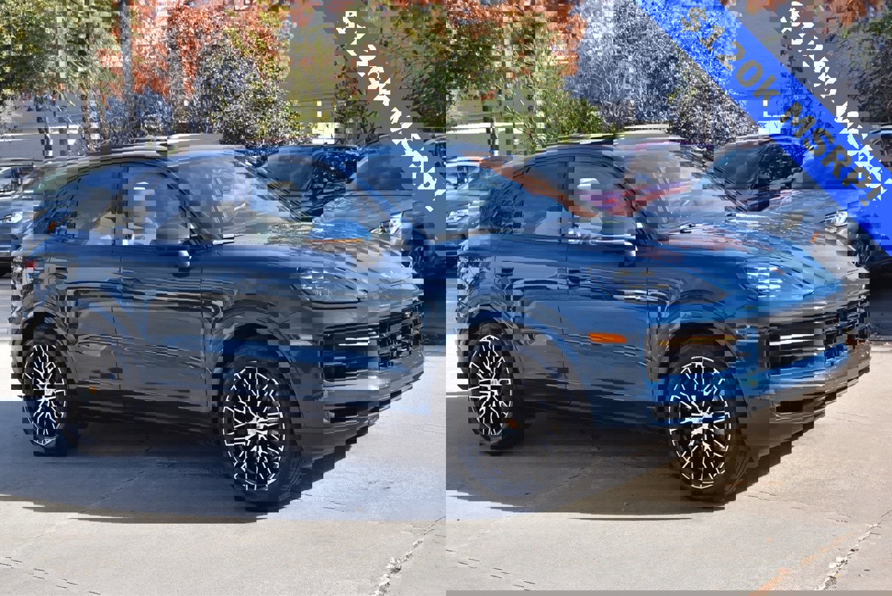 Used 2025 Porsche Cayenne image 5