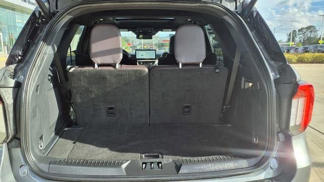 Used 2025 Ford Explorer Platinum w/ LUX Leather Package image 15