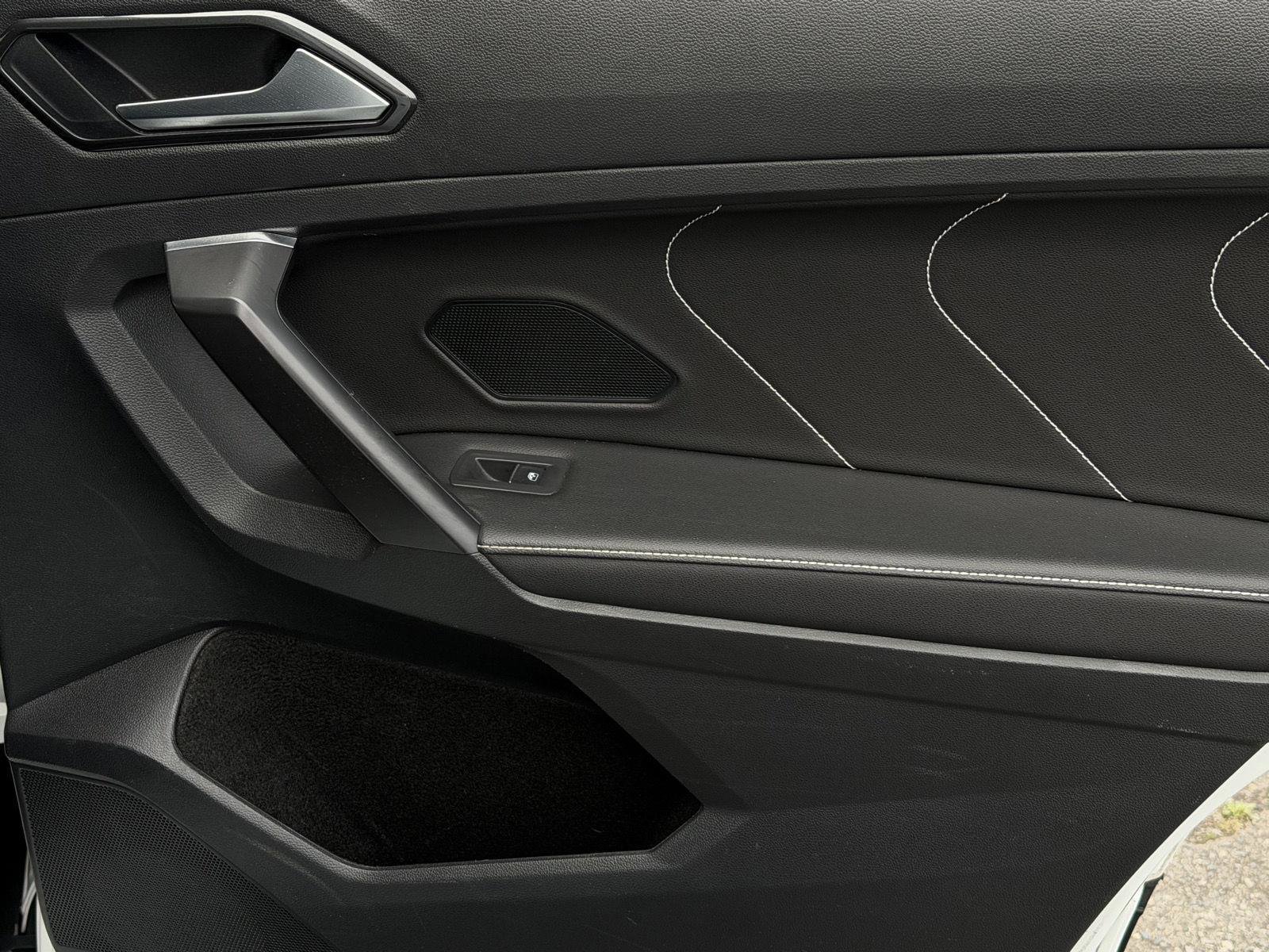 Used 2023 Volkswagen Tiguan SE image 25