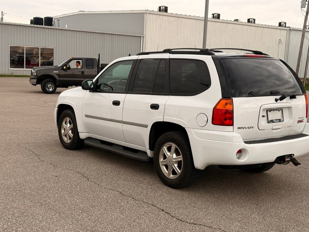 Used 2009 GMC Envoy SLE image 9