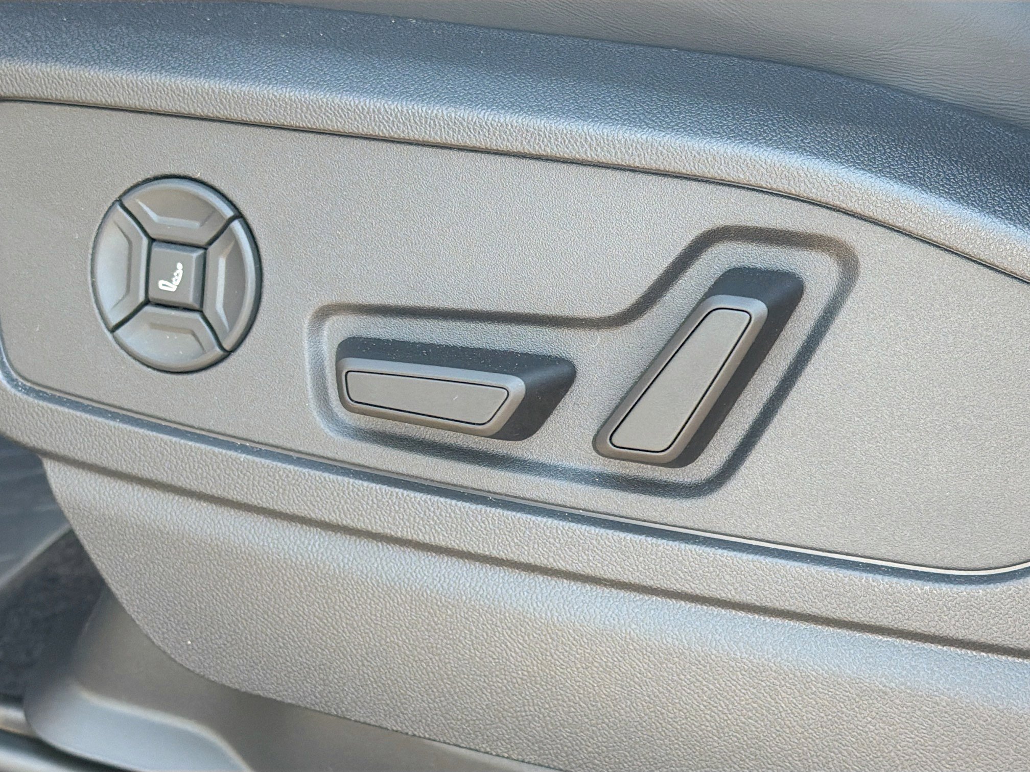 New 2025 Audi SQ5 Premium Plus image 24