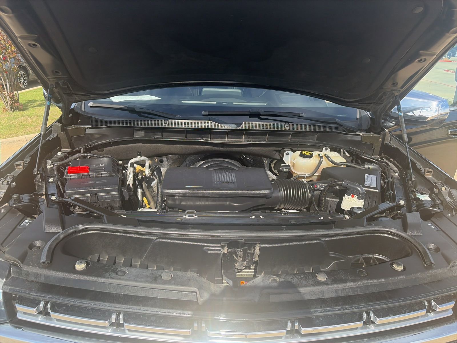 Used 2021 Chevrolet Suburban Premier w/ Premium Package image 26