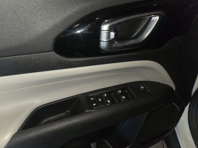 Used 2024 Jeep Compass Limited image 13