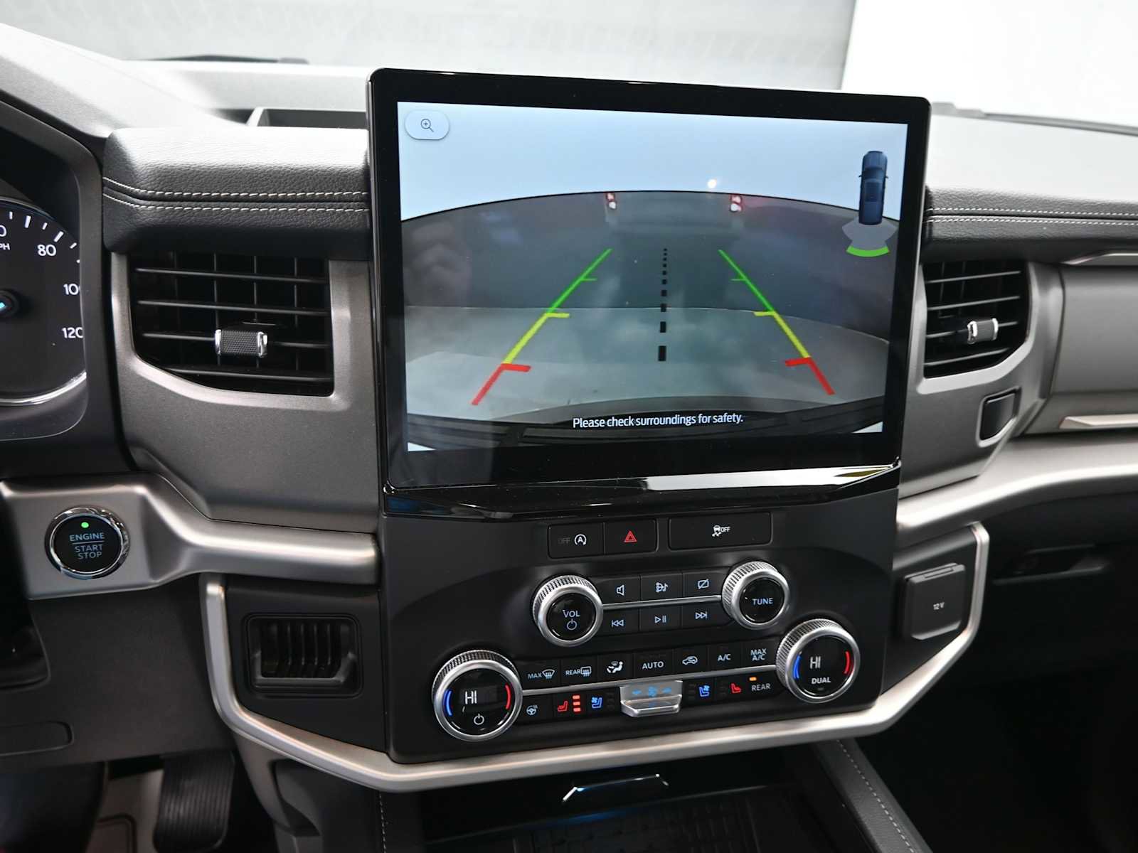 Used 2024 Ford Expedition XLT image 14