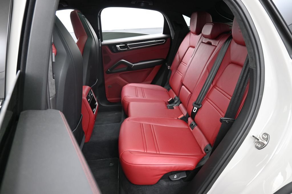 Certified 2023 Porsche Cayenne GTS AWD/4WD image 25