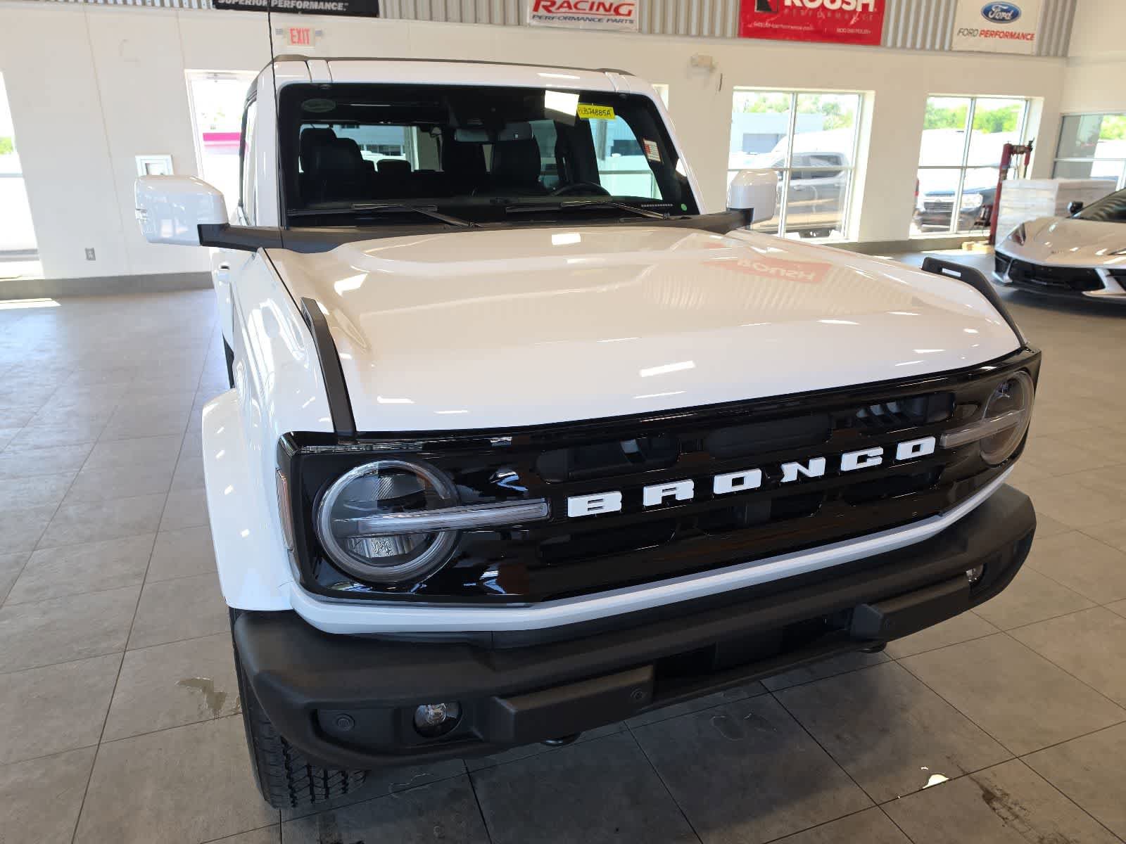 Used 2023 Ford Bronco Outer Banks AWD/4WD image 4