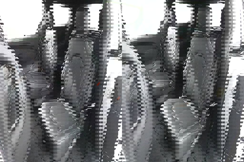 New 2026 Chrysler Pacifica Select w/ S Appearance Package image 25