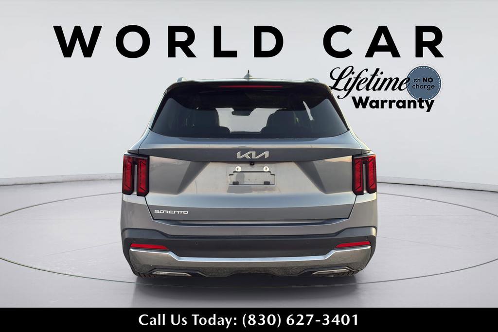 Used 2024 Kia Sorento EX w/ Panoramic Sunroof Package FWD image 13