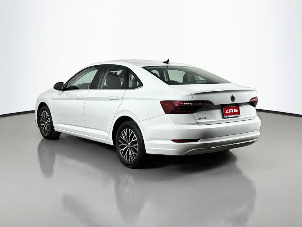 Used 2021 Volkswagen Jetta SE FWD image 3