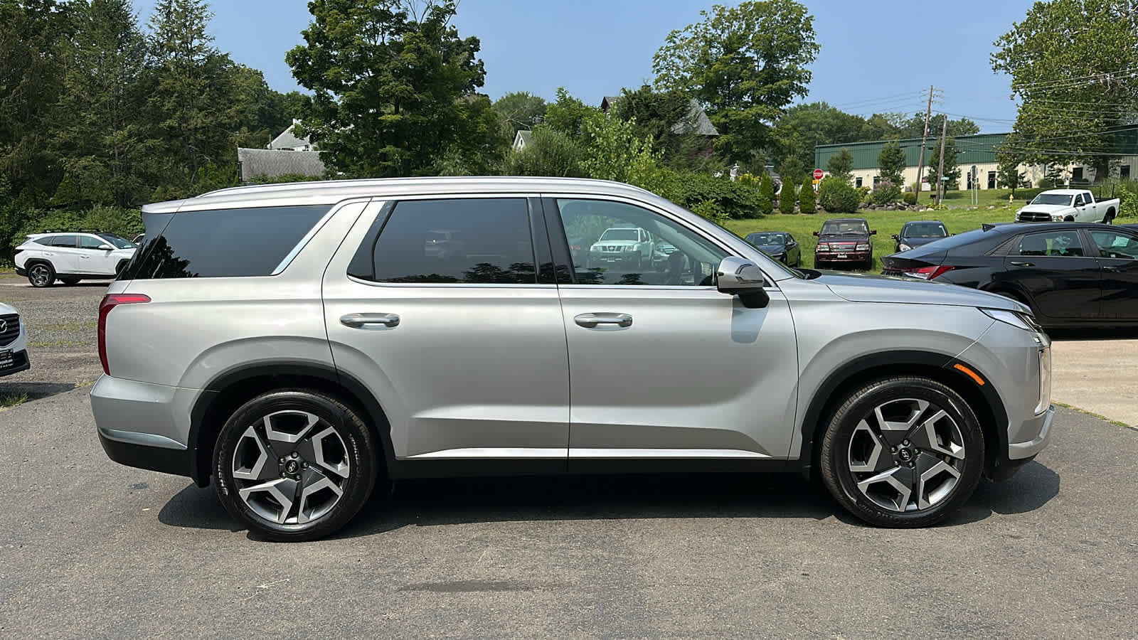 Used 2023 Hyundai Palisade Limited image 2