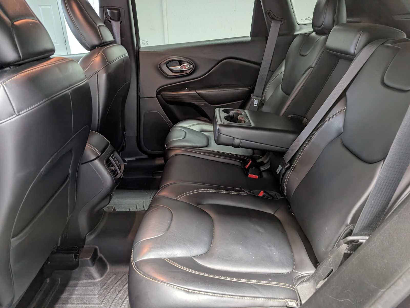 Used 2017 Jeep Cherokee Limited AWD/4WD image 22