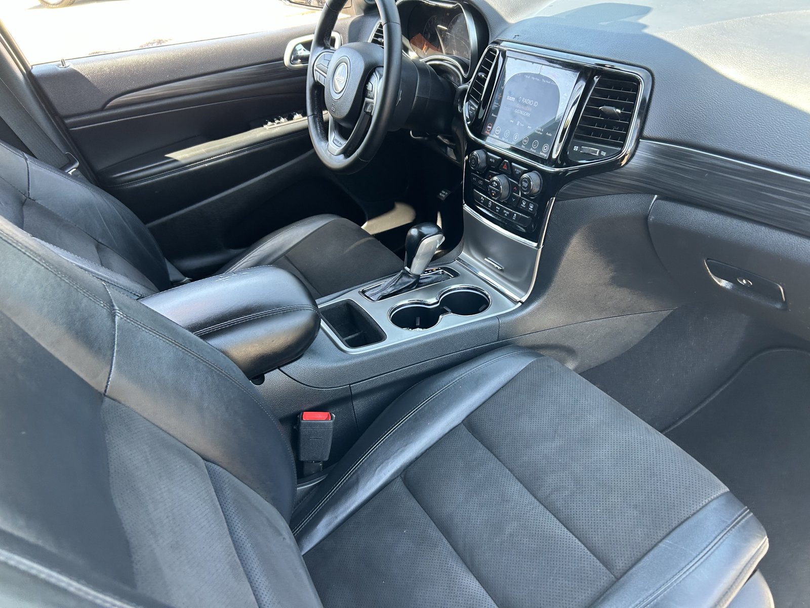 Used 2020 Jeep Grand Cherokee Altitude RWD image 13