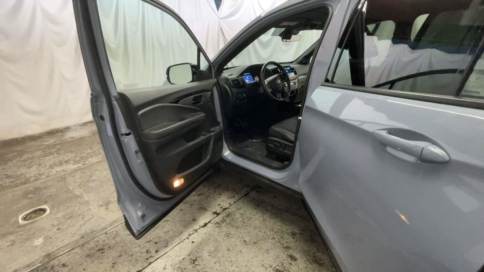 Certified 2024 Honda Passport Black Edition image 25