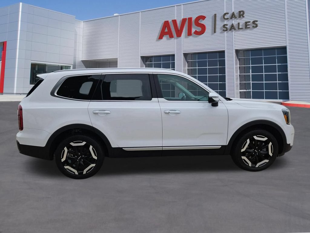 Used 2025 Kia Telluride S FWD image 7
