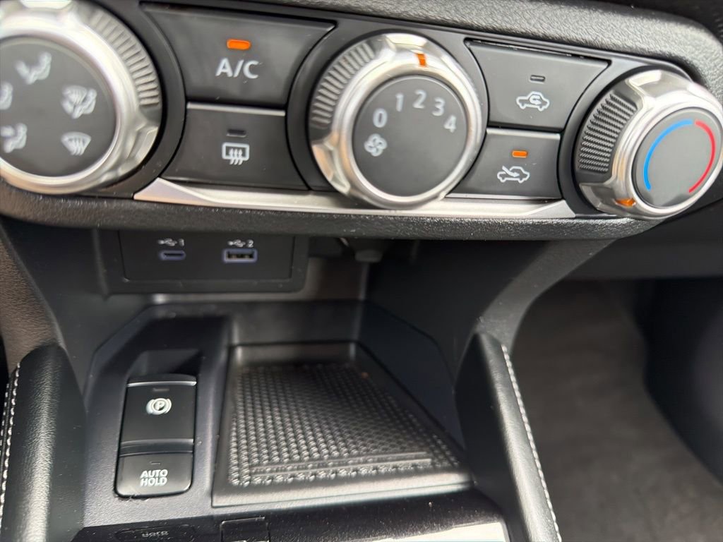 Used 2024 Nissan Kicks SV FWD image 17