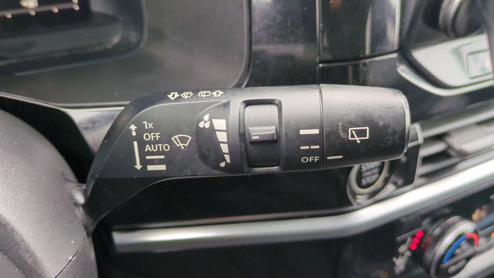 Used 2022 Nissan Pathfinder Platinum w/ Cargo Package image 25