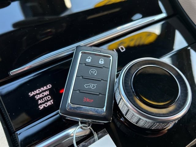 Used 2024 Jeep Grand Cherokee Limited w/ Black Appearance Package image 50