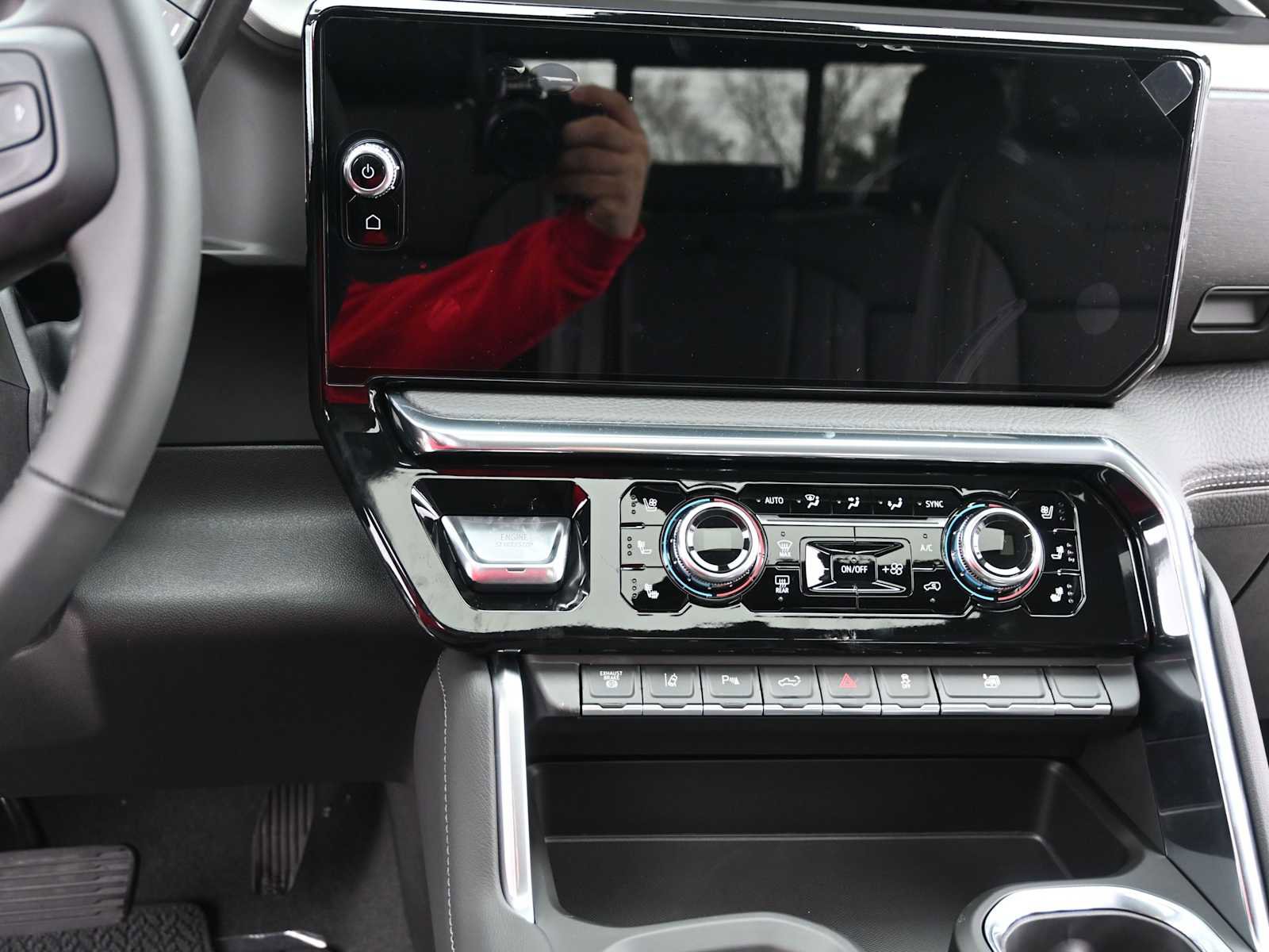 New 2026 GMC Sierra 3500 Denali w/ Denali Reserve Package image 28