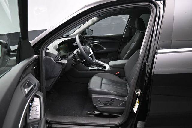 Certified 2025 Audi Q5 Premium Plus w/ Premium Plus AWD/4WD image 9