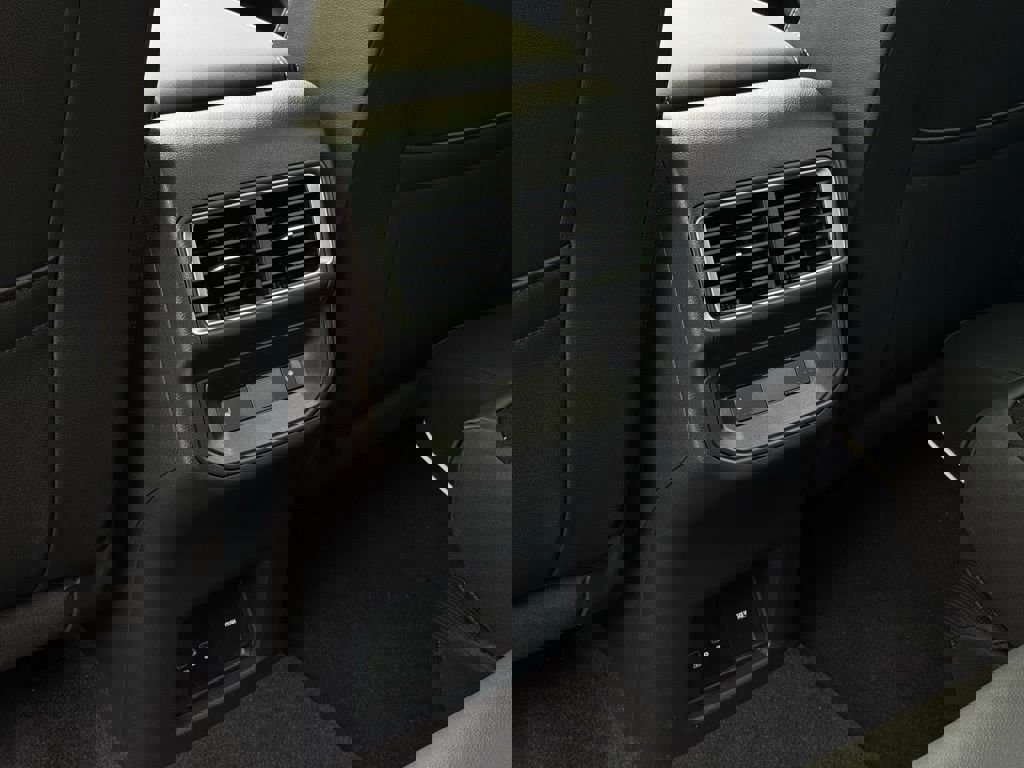 New 2026 Volkswagen Atlas Cross Sport SEL Premium R-Line image 29