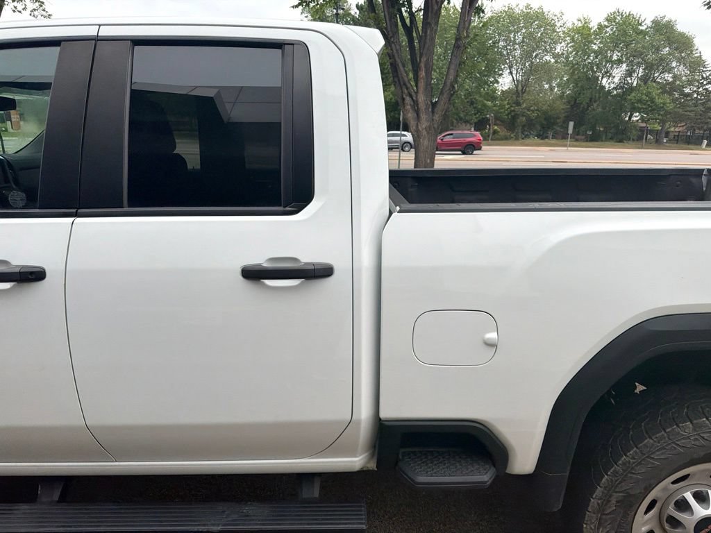 Used 2022 GMC Sierra 2500 Pro w/ Convenience Package AWD/4WD image 3
