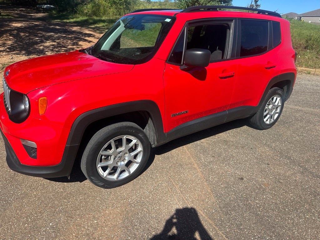 Used 2022 Jeep Renegade Latitude w/ Sun/Sound Group AWD/4WD image 7