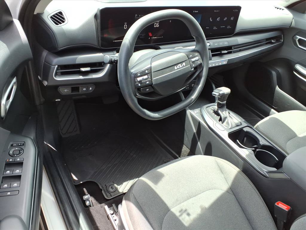 Used 2025 Kia K4 FWD image 18