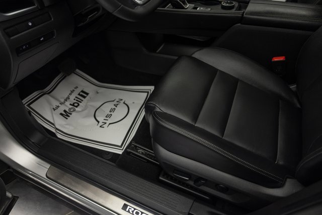 Used 2023 Nissan Rogue SL w/ SL Premium Package image 21