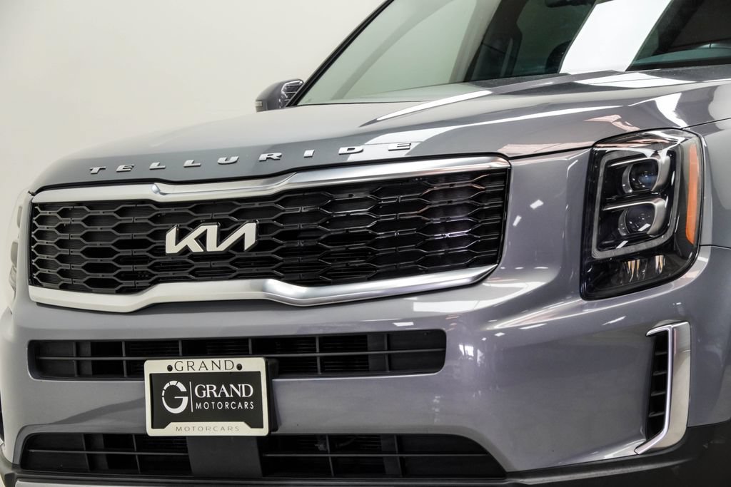 Used 2022 Kia Telluride EX w/ EX Premium Package FWD image 2