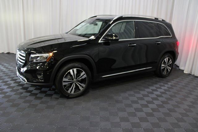 New 2025 Mercedes-Benz GLB 250 4MATIC image 3