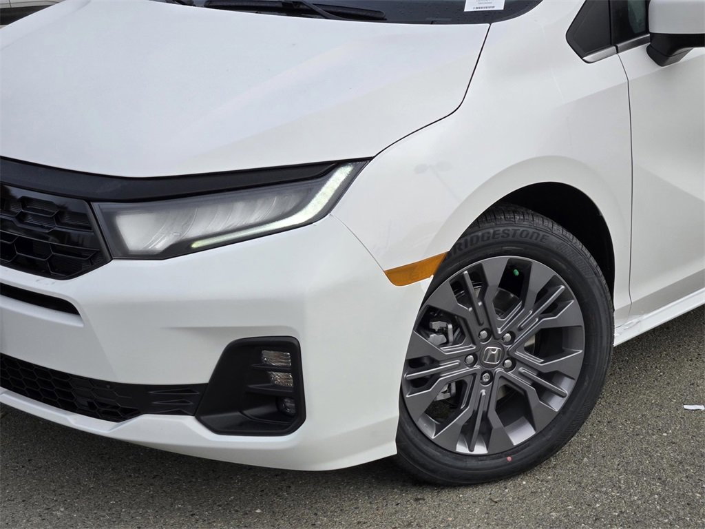 New 2026 Honda Odyssey Touring image 9