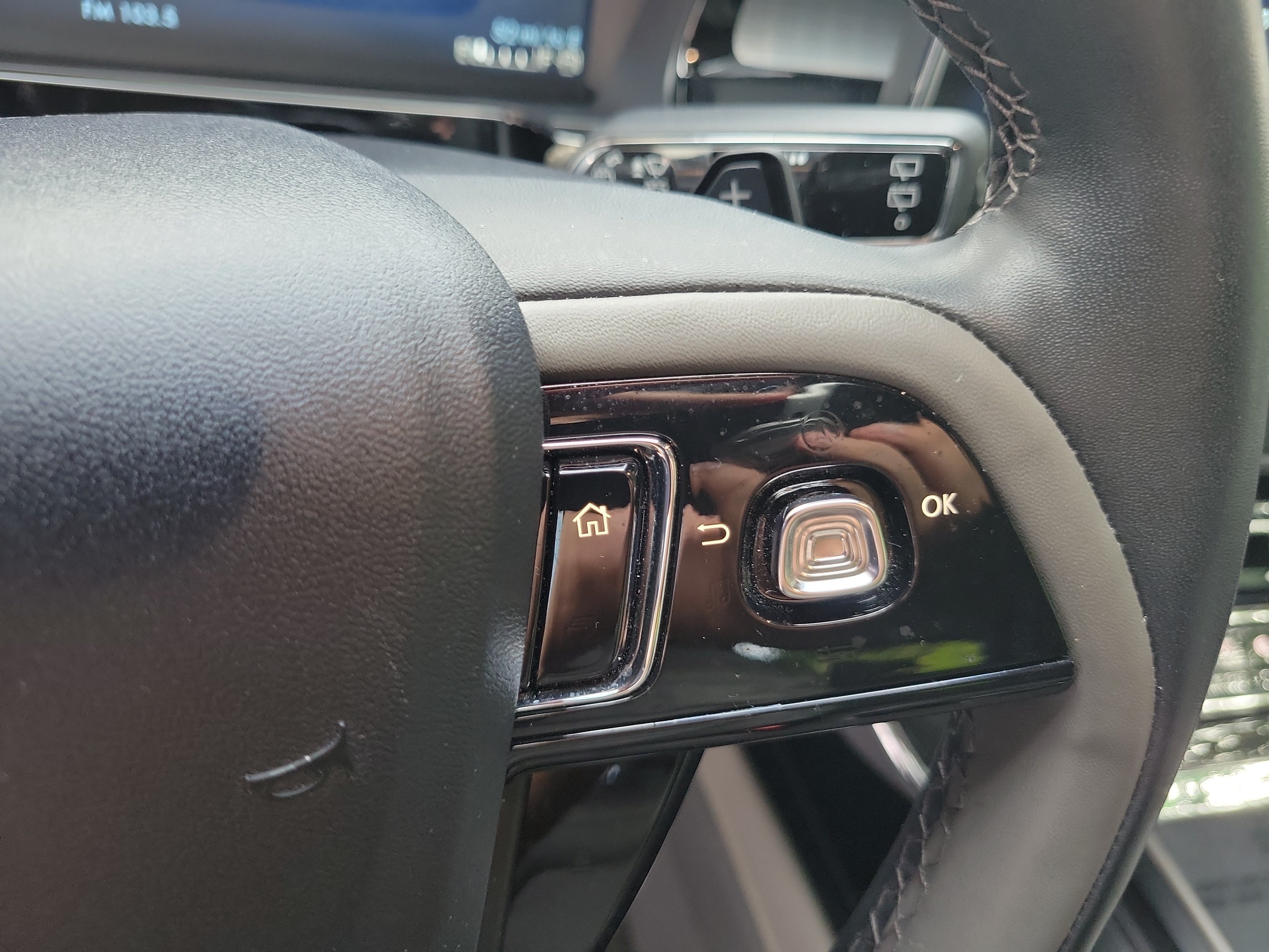 Used 2025 Lincoln Corsair FWD image 26