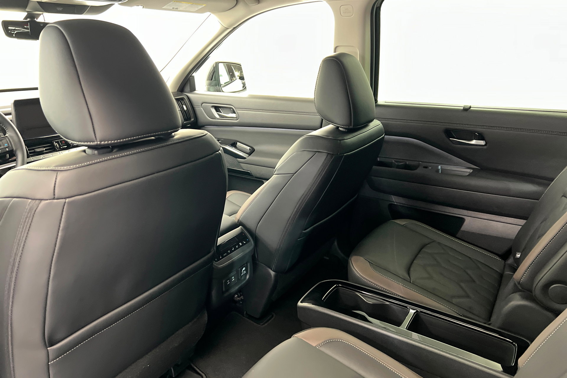 New 2026 Nissan Pathfinder Platinum image 19