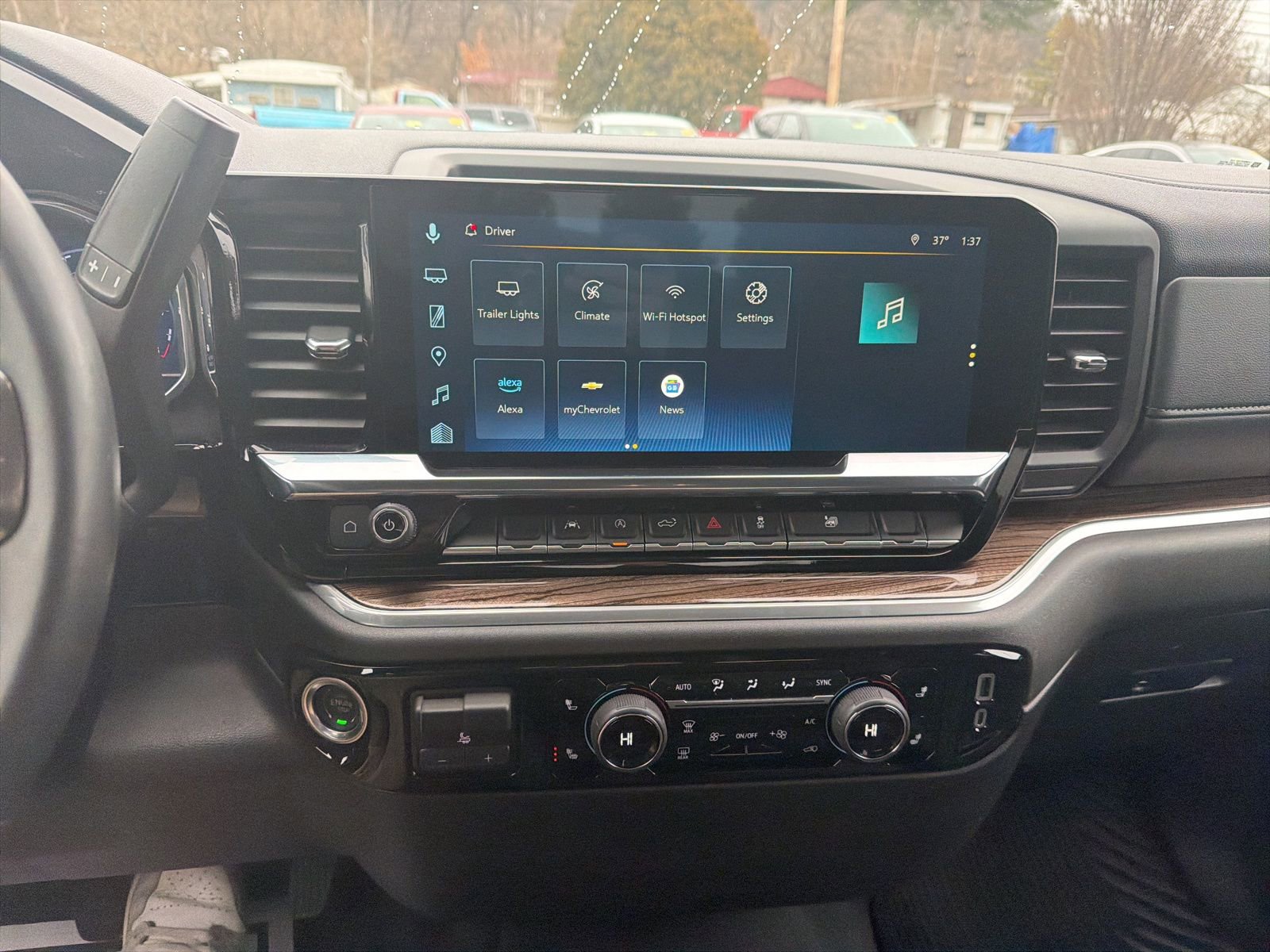 Used 2025 Chevrolet Silverado 1500 LT image 11