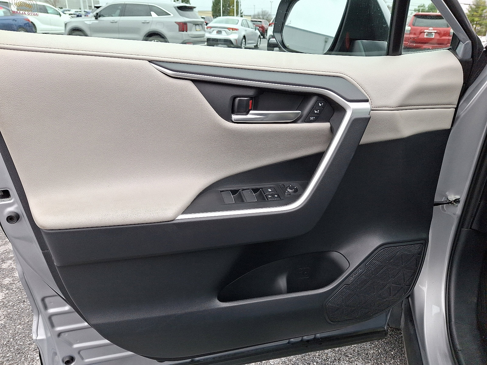 Used 2019 Toyota RAV4 Limited w/ All Weather Liner Package AWD/4WD image 21