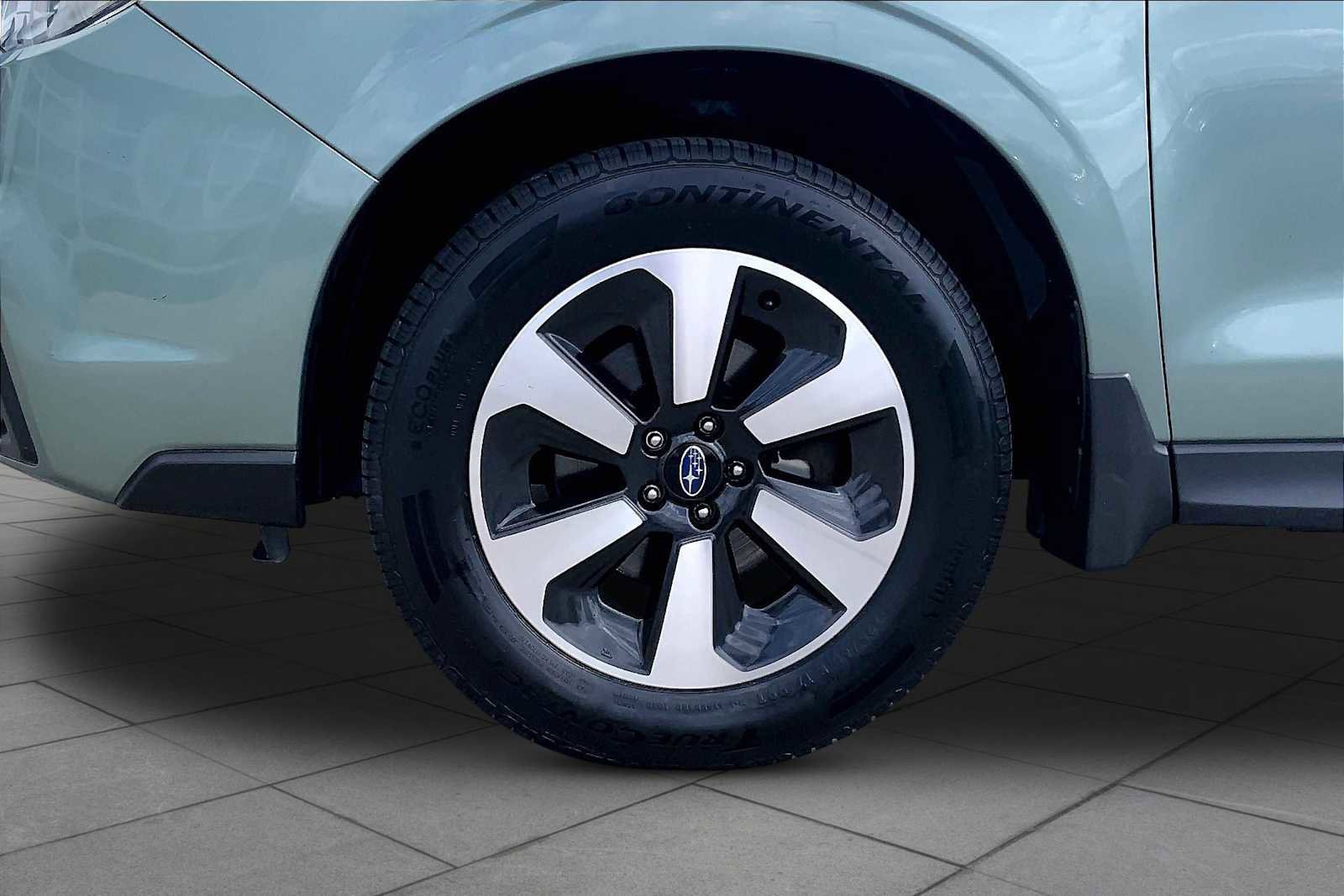 Used 2018 Subaru Forester 2.5i Limited AWD/4WD image 11