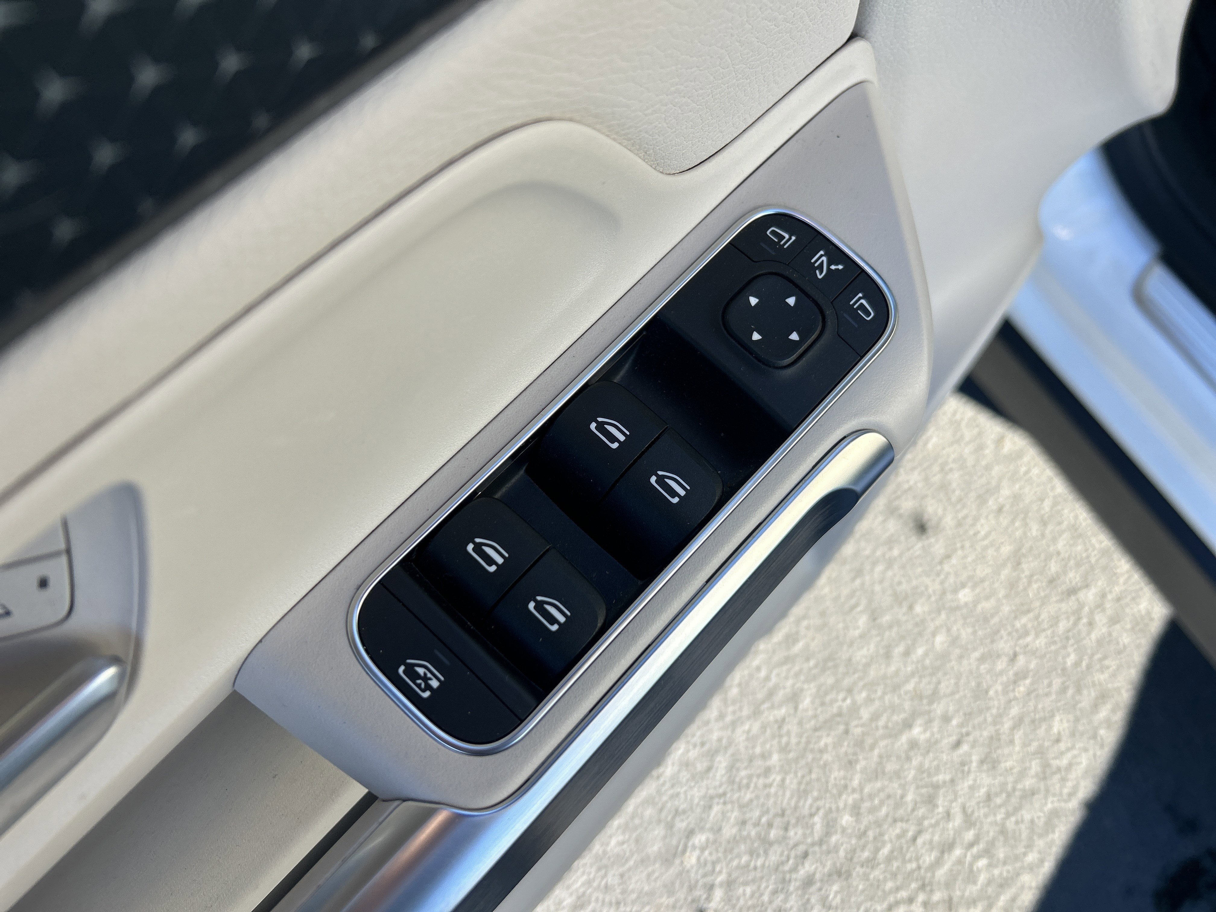 Used 2025 Mercedes-Benz GLB 250 image 15