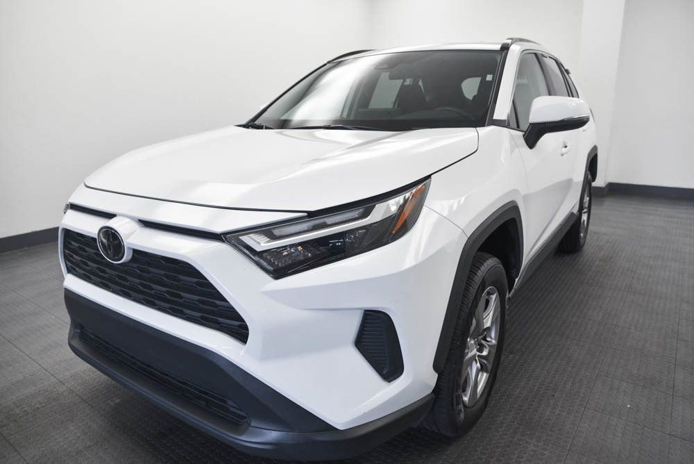 Used 2023 Toyota RAV4 XLE image 3