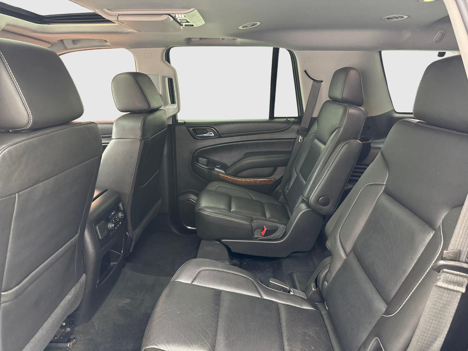 Used 2018 Chevrolet Tahoe Premier AWD/4WD image 37