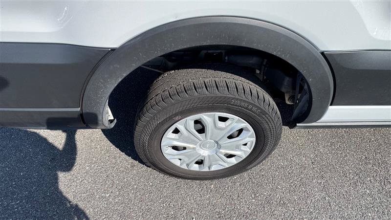 Used 2023 Ford E-Transit Medium Roof RWD image 22