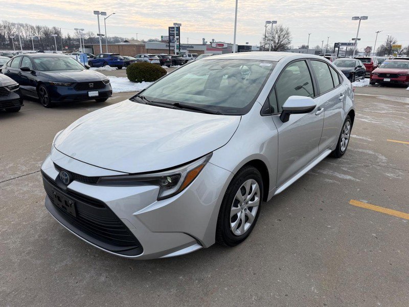 Used 2023 Toyota Corolla LE image 5