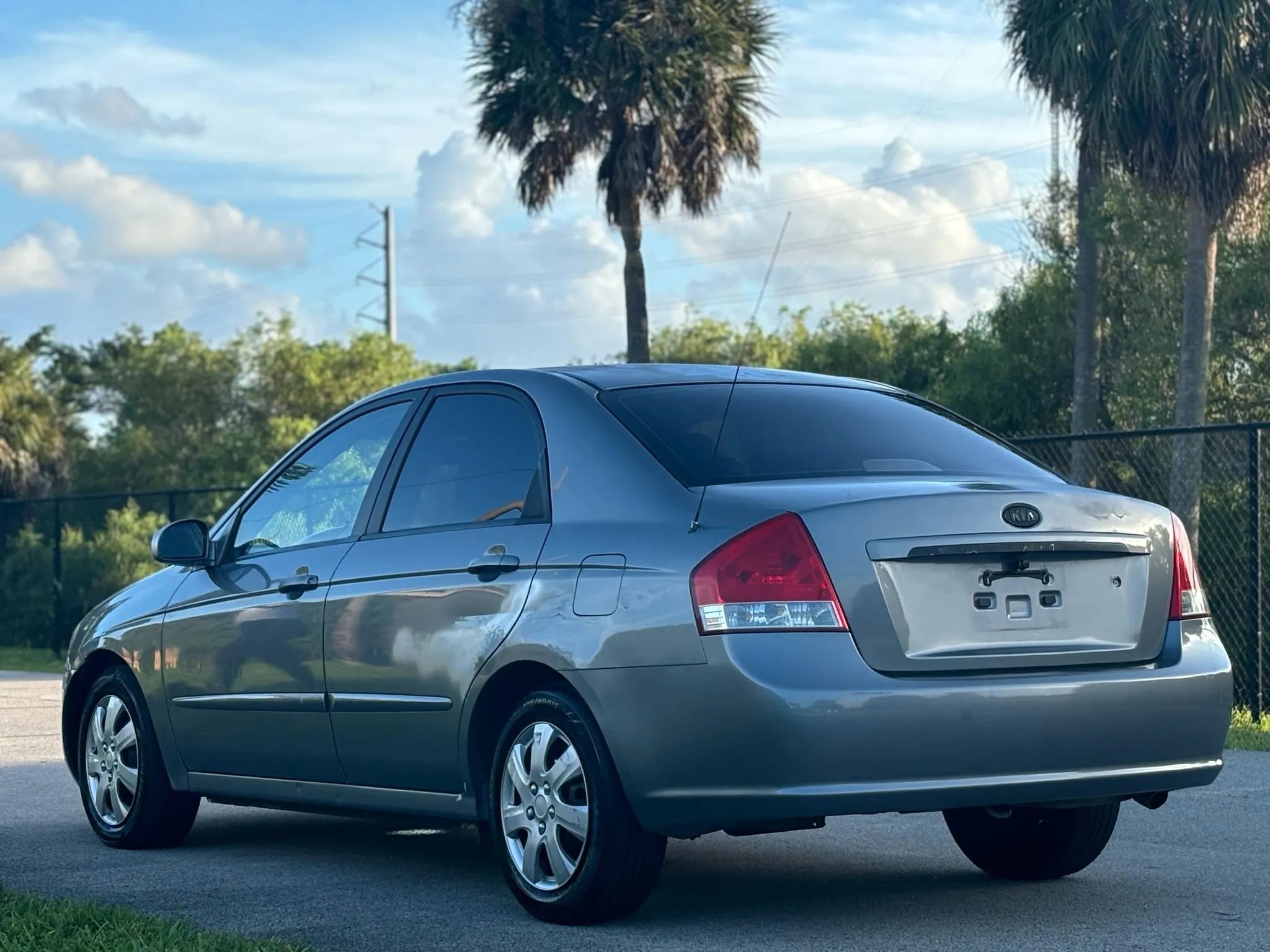 Used 2007 Kia Spectra EX image 7