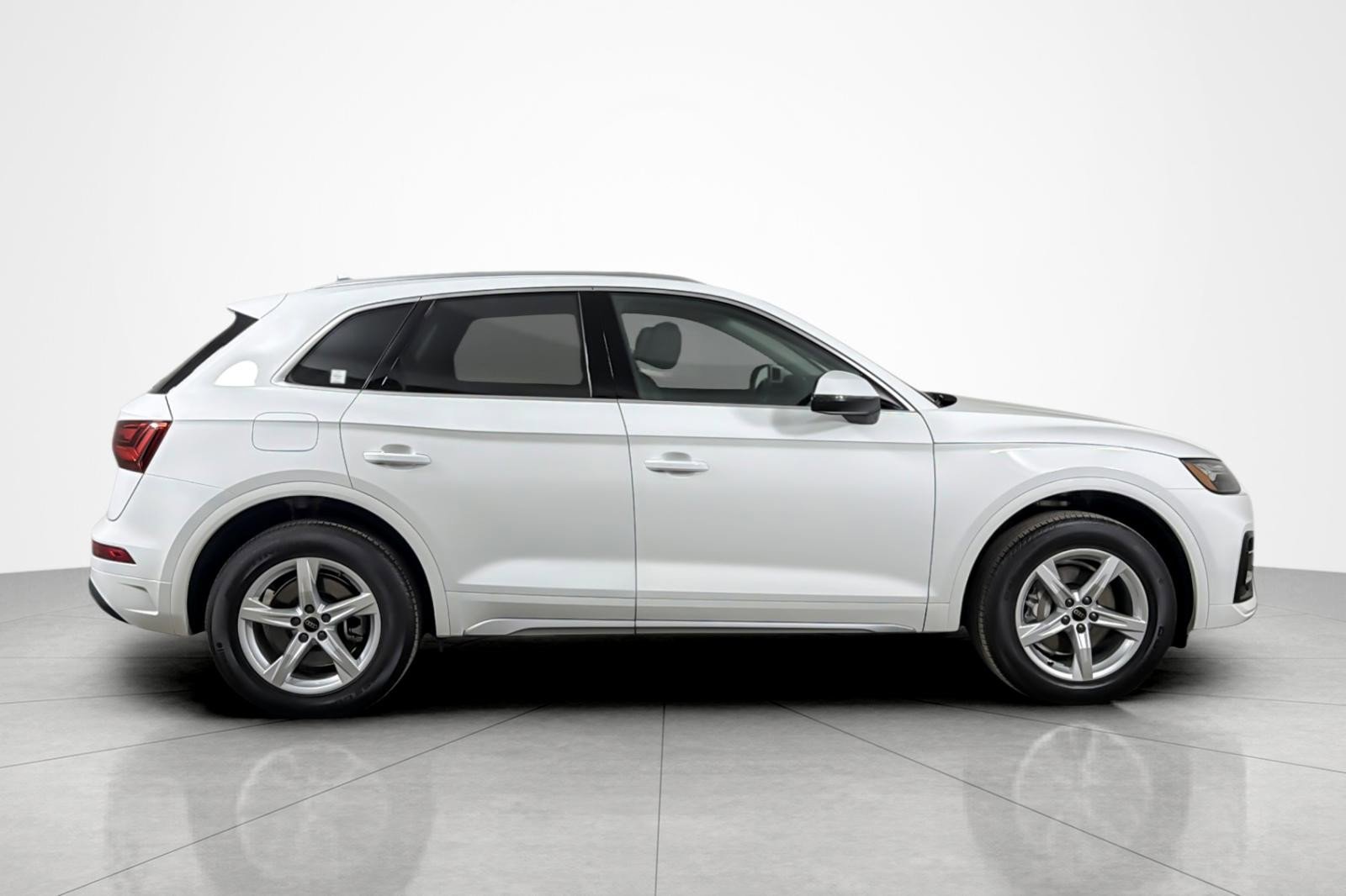 Used 2023 Audi Q5 2.0T Premium w/ Convenience Package image 6