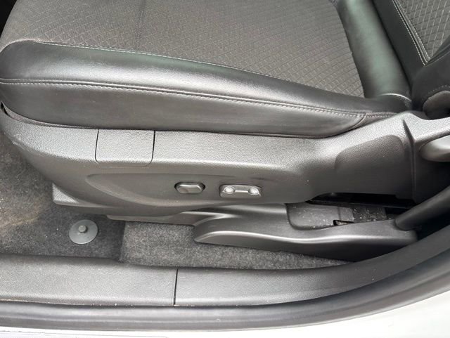 Used 2020 Buick Encore Preferred AWD/4WD image 10