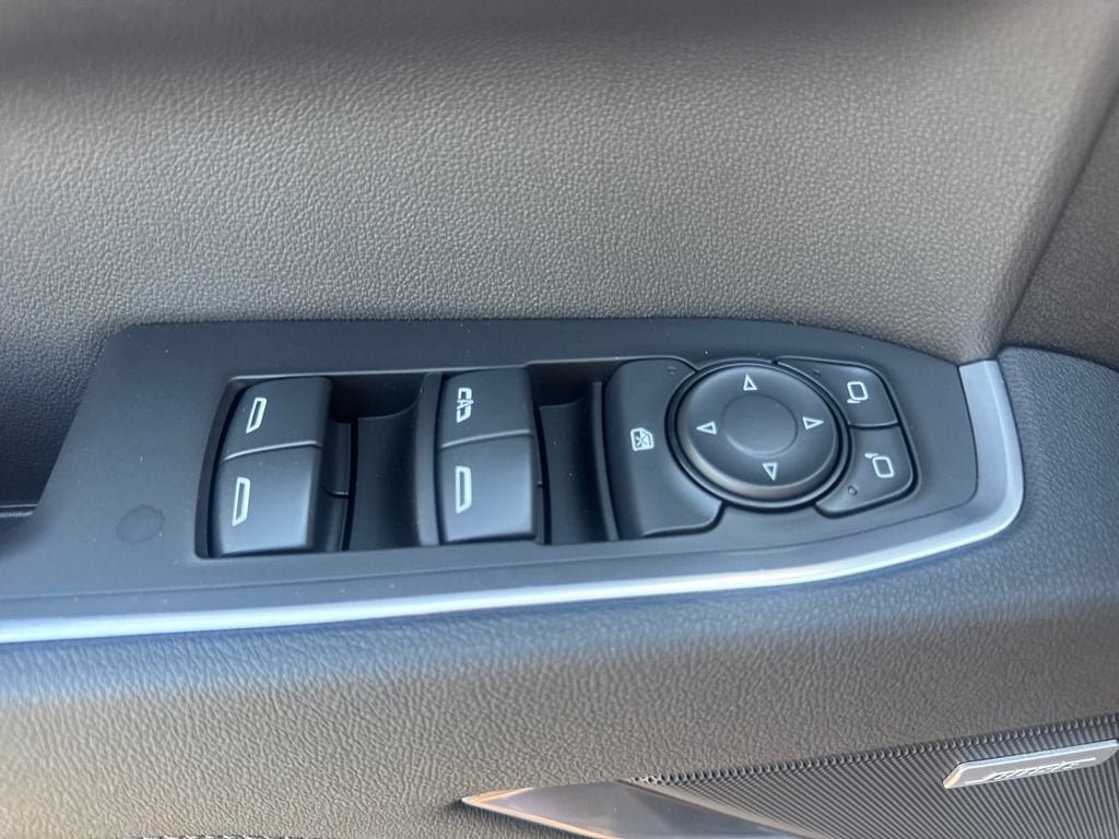 New 2026 Chevrolet Silverado 1500 RST w/ Dark Appearance Package AWD/4WD image 19