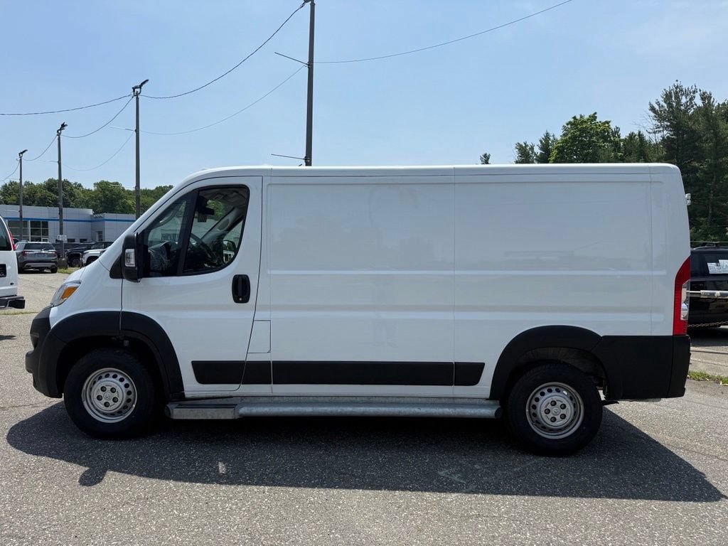 Used 2025 RAM ProMaster 2500 w/ U-Haul Equipment Group FWD image 16