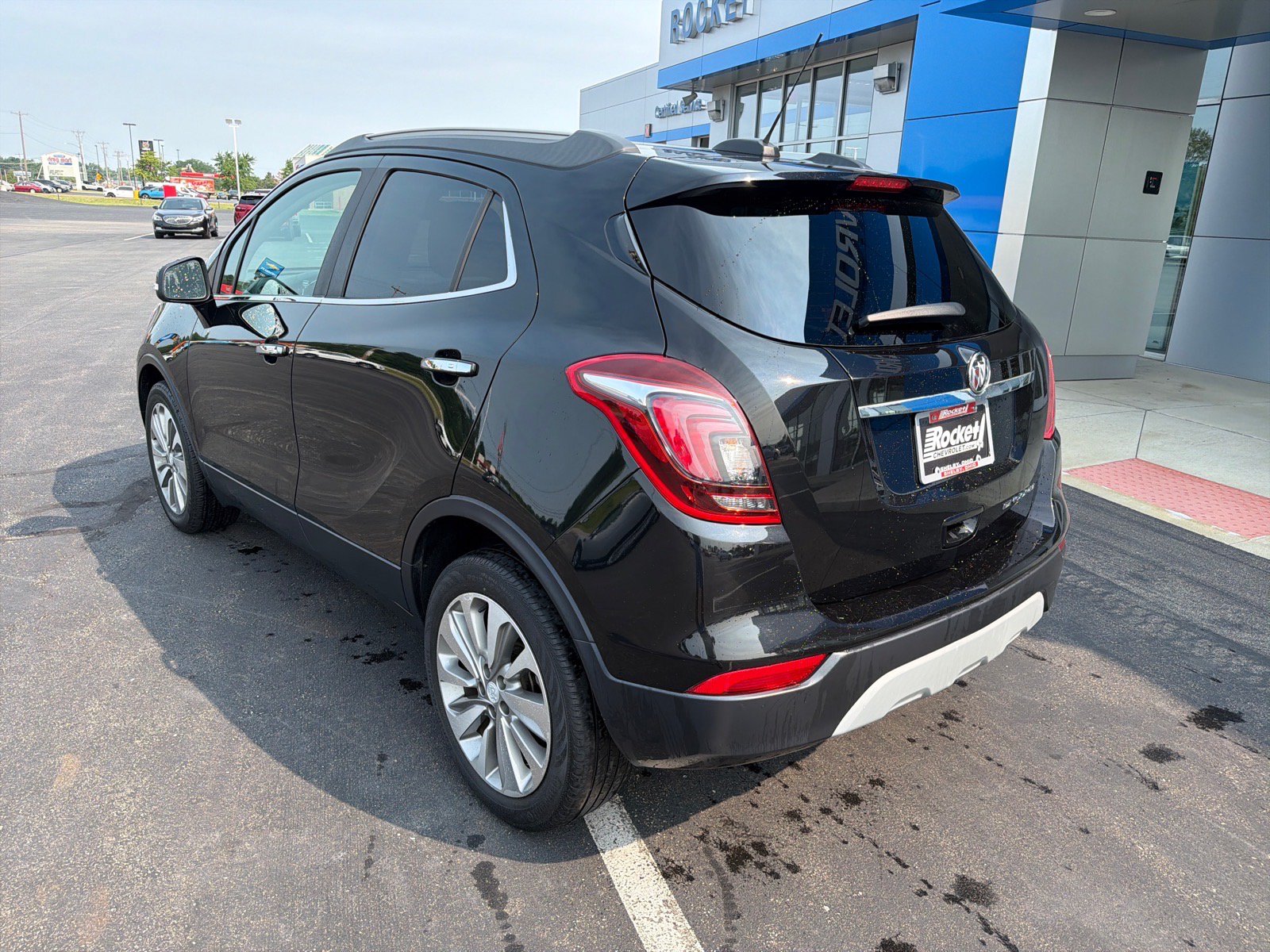 Used 2019 Buick Encore Preferred FWD image 2
