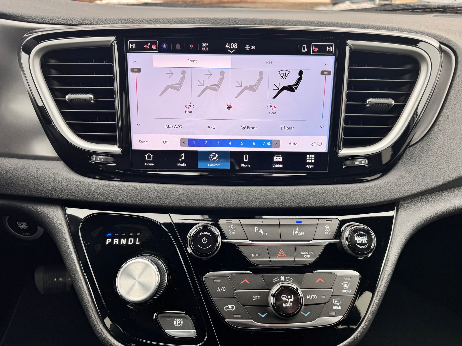 New 2026 Chrysler Voyager LX FWD image 18
