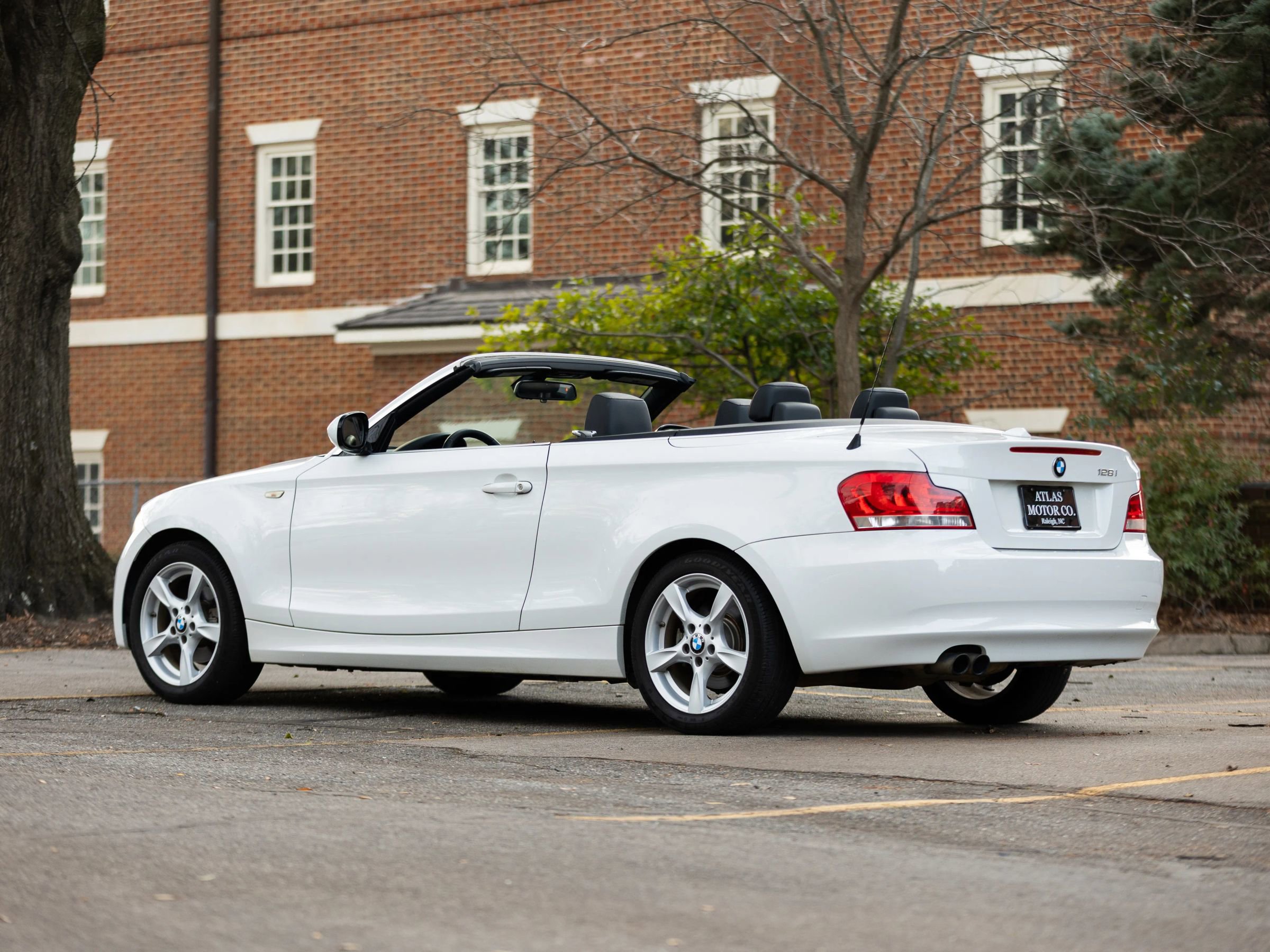 Used 2013 BMW 128i Convertible image 10